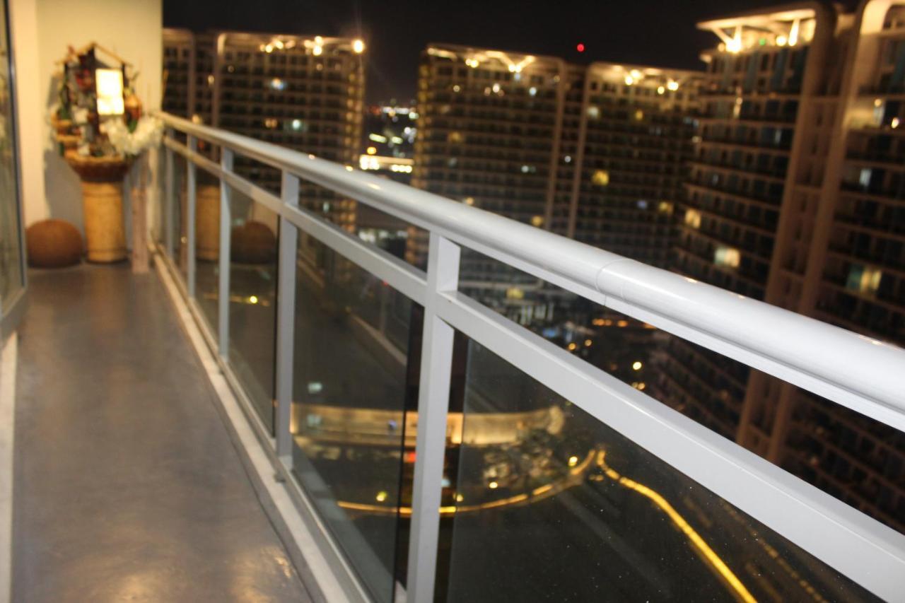 Azure C2 Balcony Wifi Near Mall Airport Multiple Units Paranaque City Экстерьер фото