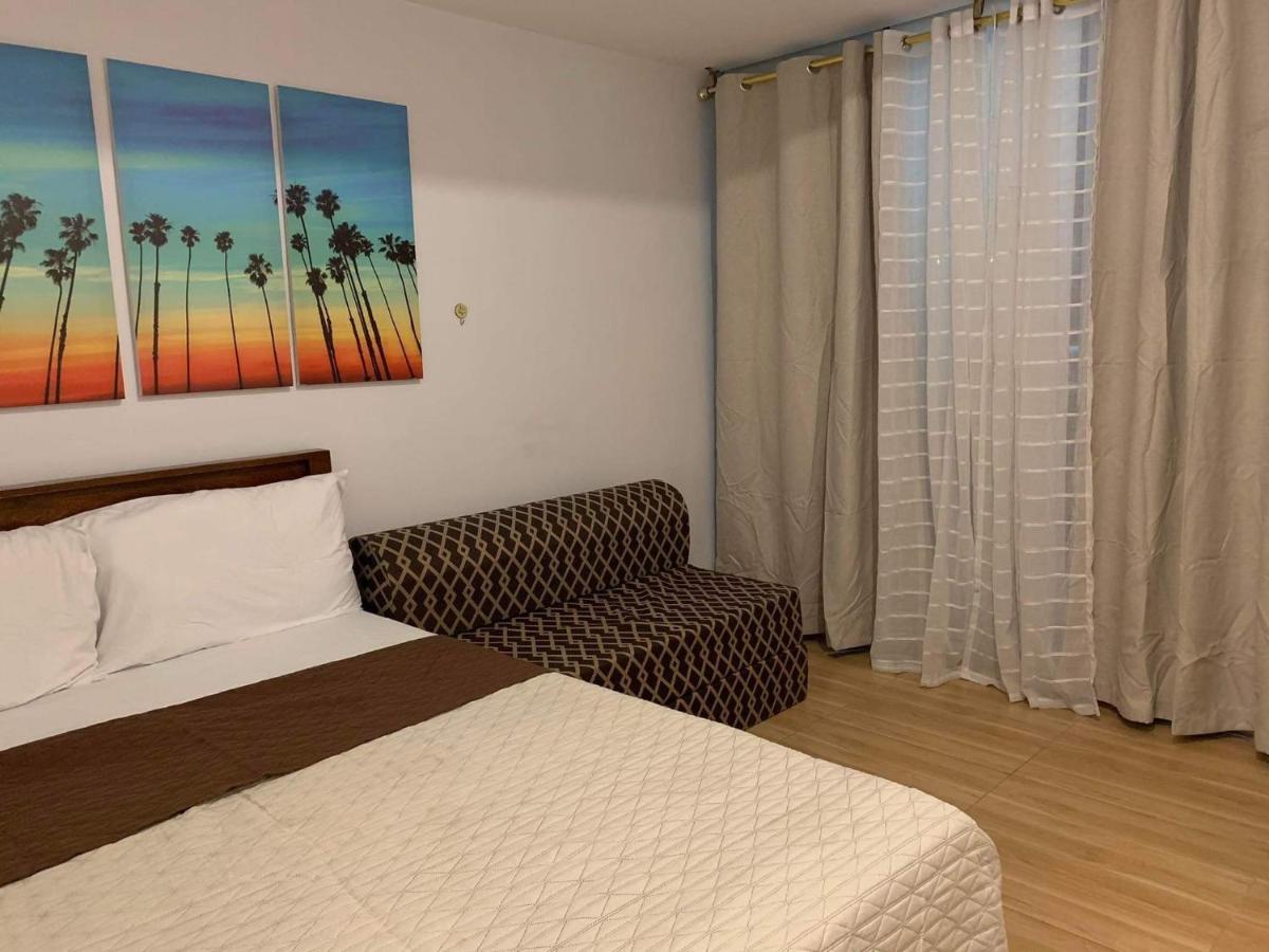 Azure C2 Balcony Wifi Near Mall Airport Multiple Units Paranaque City Экстерьер фото