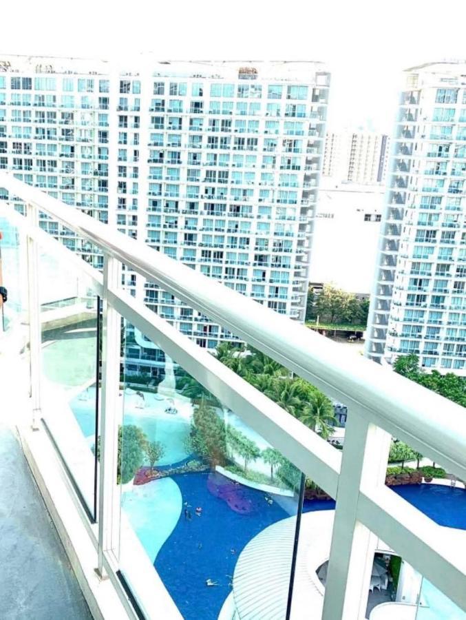 Azure C2 Balcony Wifi Near Mall Airport Multiple Units Paranaque City Экстерьер фото