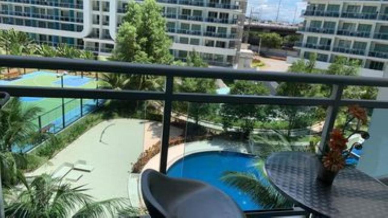 Azure C2 Balcony Wifi Near Mall Airport Multiple Units Paranaque City Экстерьер фото